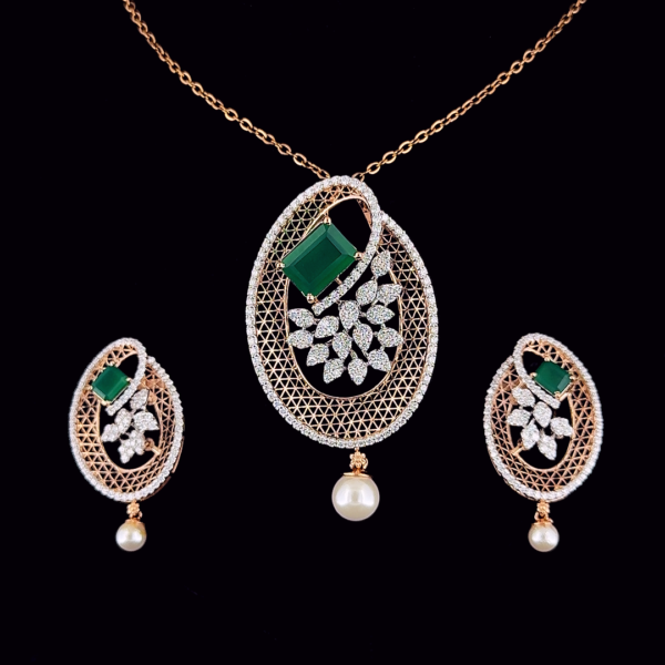 VisionEye_2026-02-12 071647 +0000 (1) Gold Diamond Pendent Set